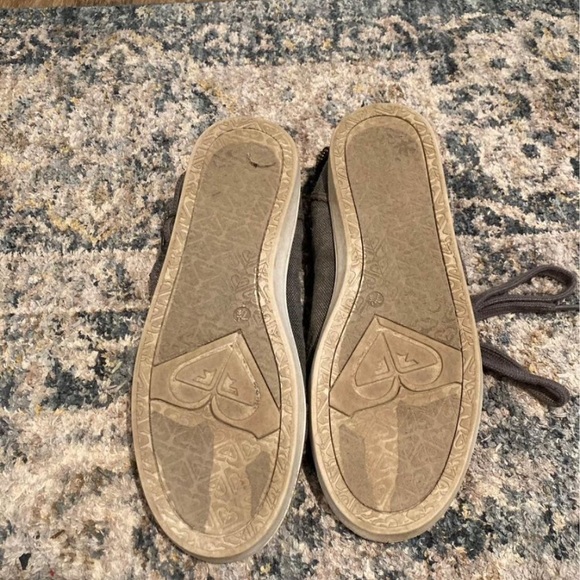 Ladies Shoes (Roxy) Size 7.5 - Picture 3 of 3